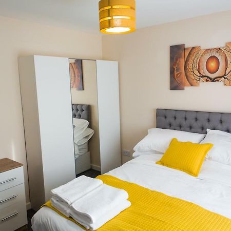Salford Holiday Apartment 曼彻斯特 外观 照片