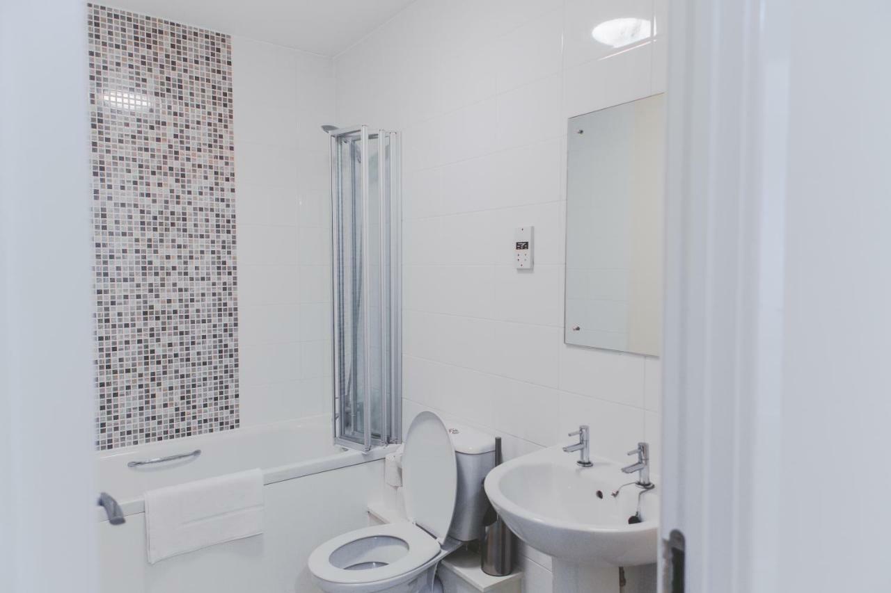 Salford Holiday Apartment 曼彻斯特 外观 照片