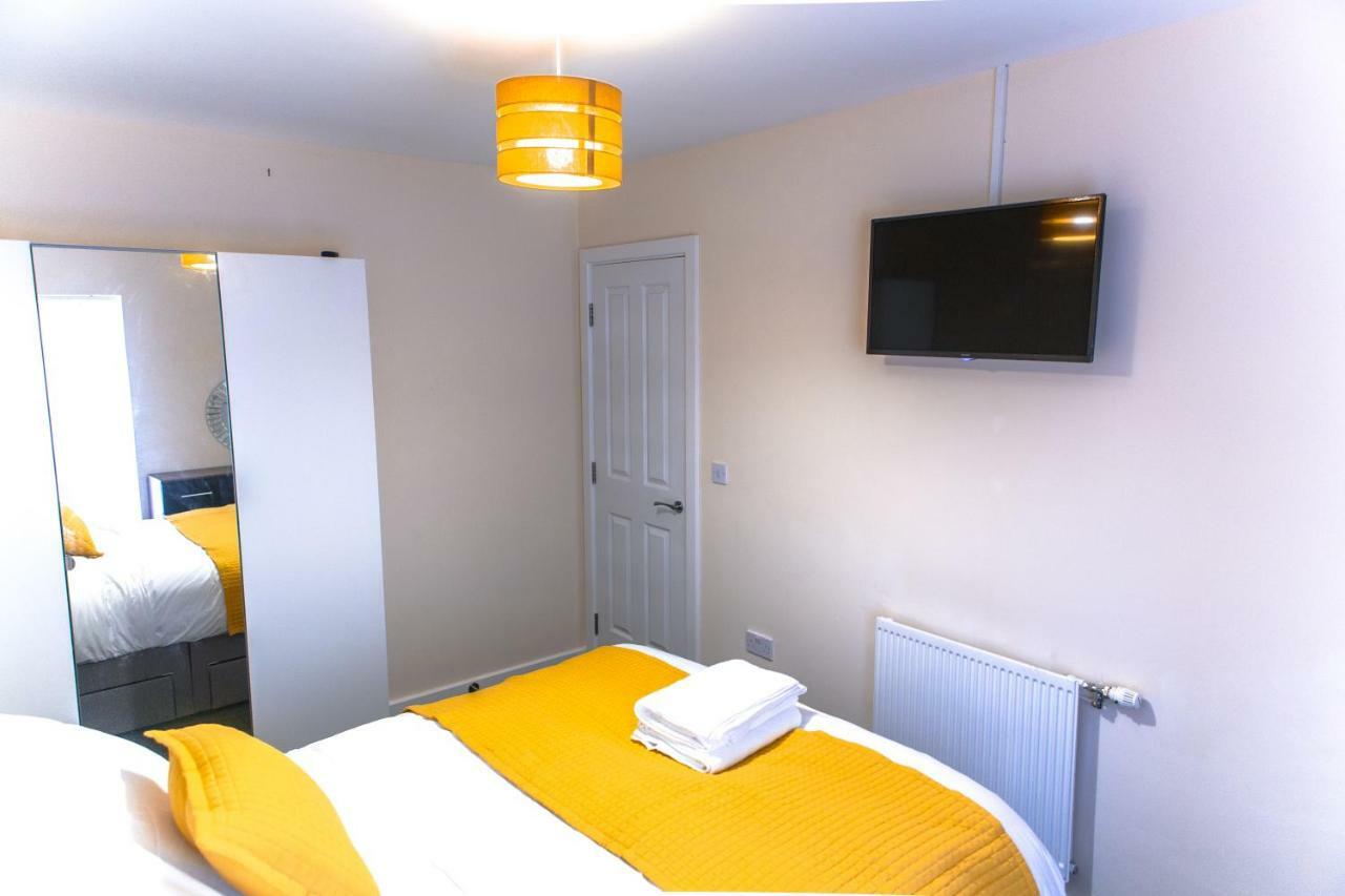 Salford Holiday Apartment 曼彻斯特 外观 照片