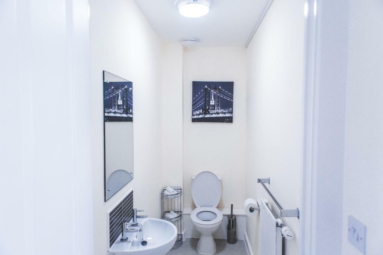 Salford Holiday Apartment 曼彻斯特 外观 照片