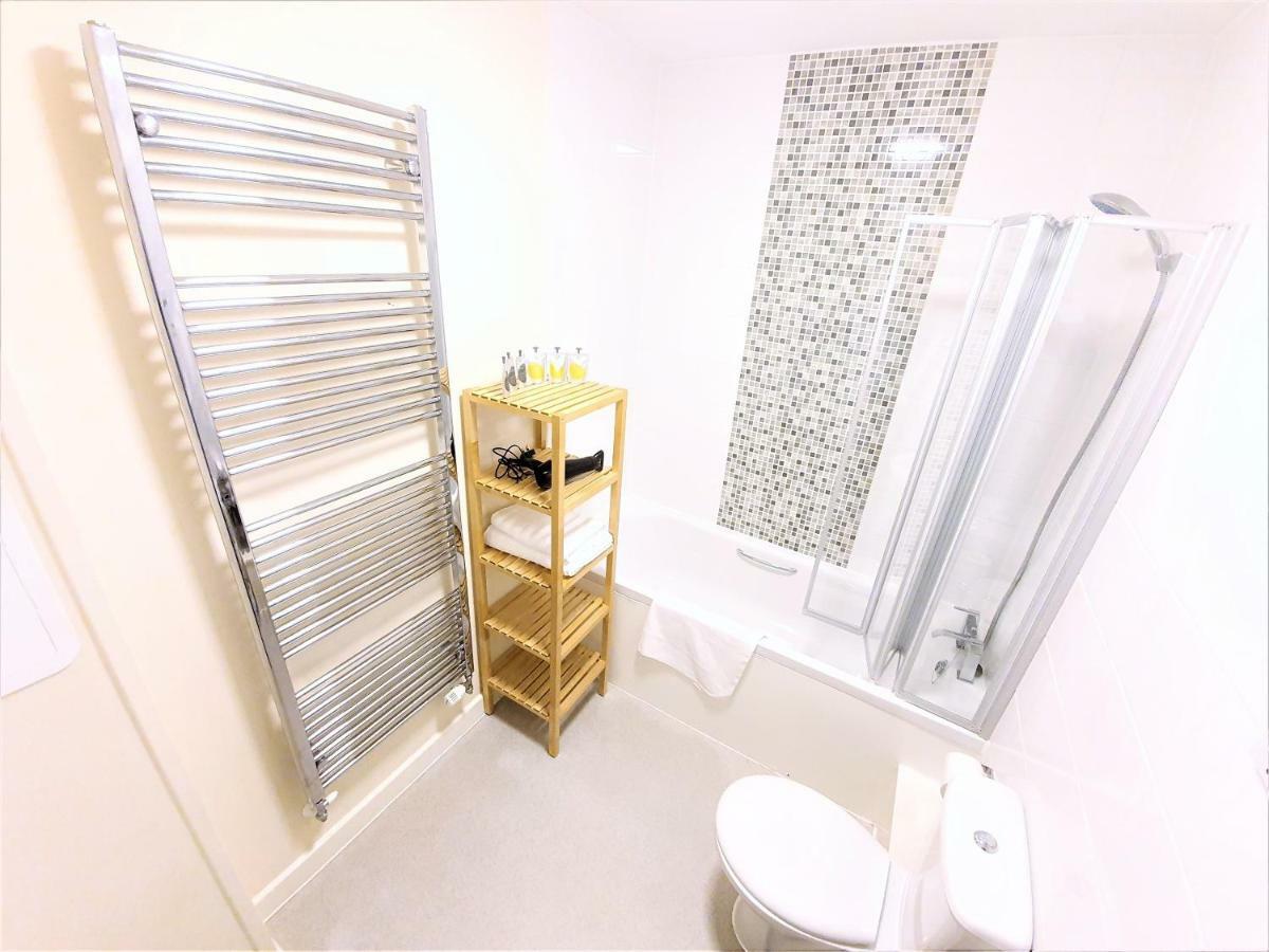 Salford Holiday Apartment 曼彻斯特 外观 照片