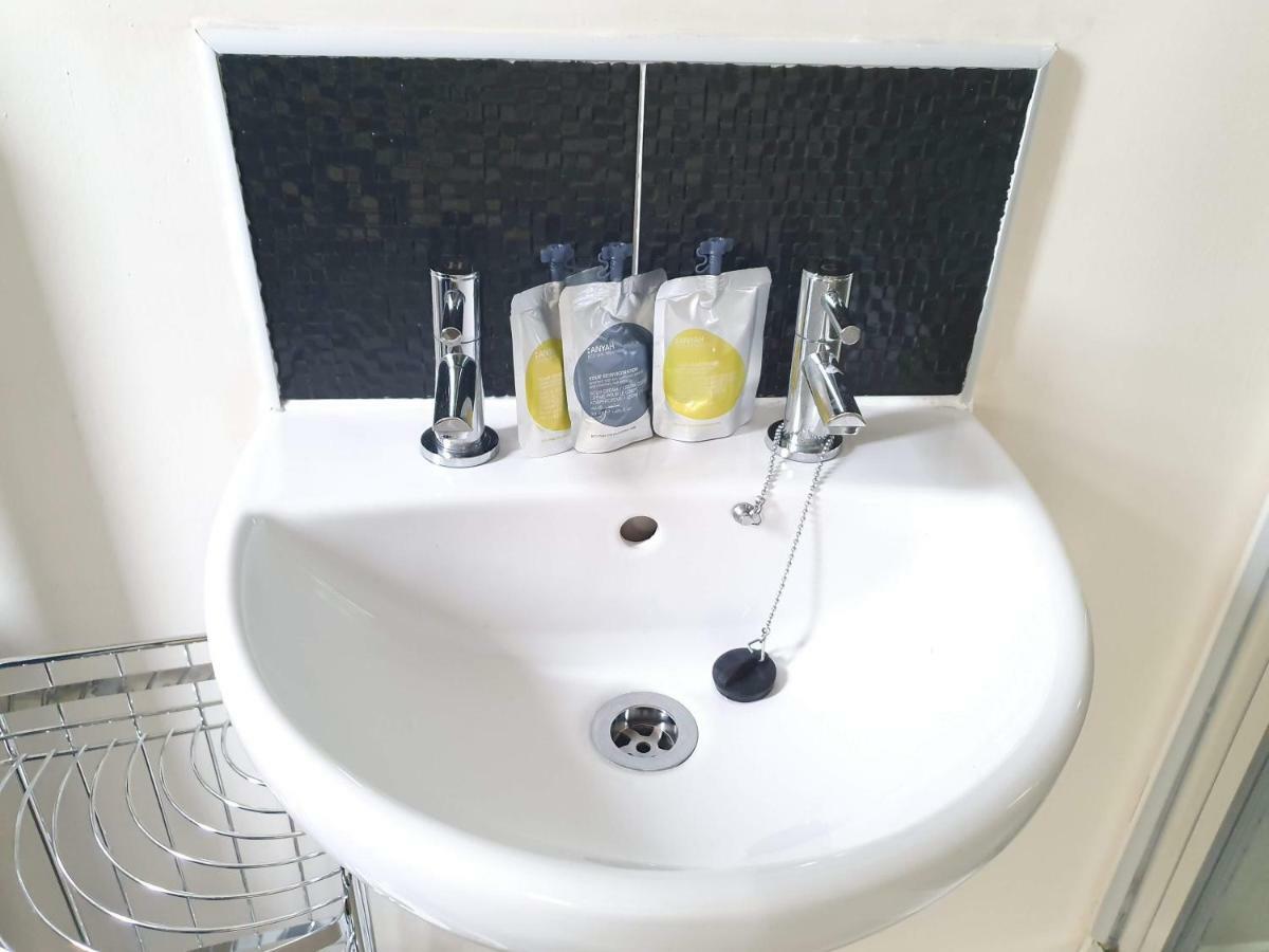 Salford Holiday Apartment 曼彻斯特 外观 照片
